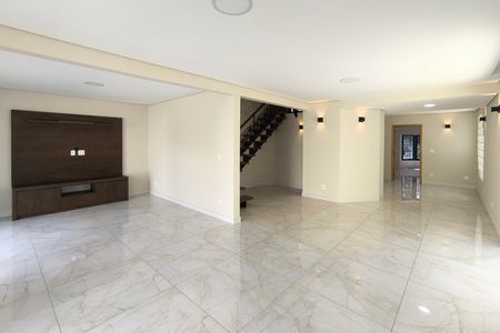 Casa de condomínio à venda com 410m², 3 quartos e 4 vagas Casa de condomínio à venda com 410m², 3 quartos e 4 vagasSala