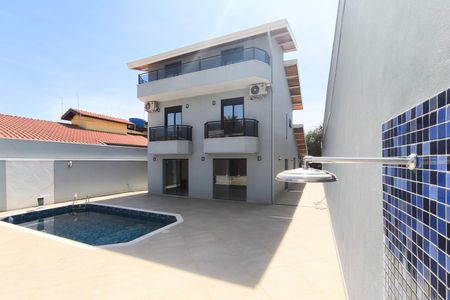Casa de condomínio à venda com 410m², 3 quartos e 4 vagas Casa de condomínio à venda com 410m², 3 quartos e 4 vagasÁrea comum