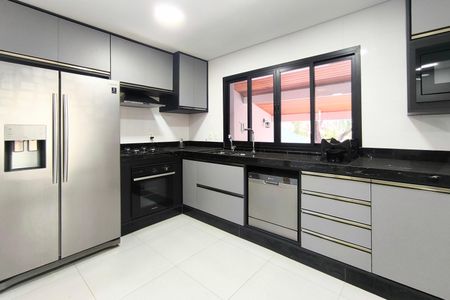 Casa de condomínio à venda com 410m², 3 quartos e 4 vagas Casa de condomínio à venda com 410m², 3 quartos e 4 vagasCozinha