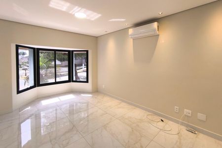 Casa de condomínio à venda com 410m², 3 quartos e 4 vagas Casa de condomínio à venda com 410m², 3 quartos e 4 vagasSala