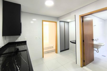 Casa de condomínio à venda com 410m², 3 quartos e 4 vagas Casa de condomínio à venda com 410m², 3 quartos e 4 vagasCozinha