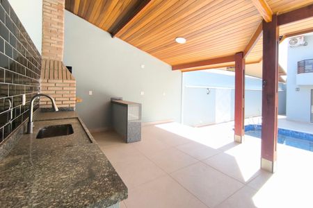 Casa de condomínio à venda com 410m², 3 quartos e 4 vagas Casa de condomínio à venda com 410m², 3 quartos e 4 vagasÁrea comum