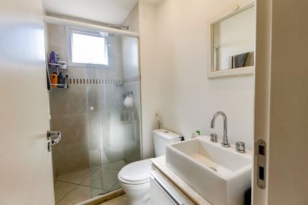 Apartamento à venda com 87m², 2 quartos e 2 vagas Apartamento à venda com 87m², 2 quartos e 2 vagasBanheiro da Suíte