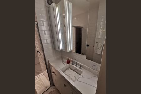 Banheiro da Suíte de apartamento à venda com 2 quartos, 58m² em Auxiliadora, Porto Alegre