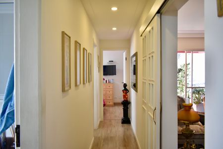 Apartamento à venda com 104m², 3 quartos e 1 vagaCorredor