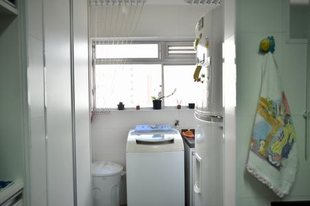 Apartamento à venda com 104m², 3 quartos e 1 vagaÁrea de Serviço