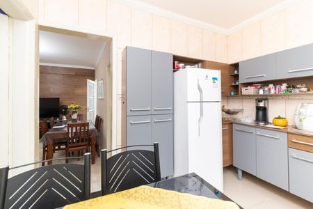 Casa à venda com 59m², 2 quartos e 2 vagas Casa à venda com 59m², 2 quartos e 2 vagasCozinha