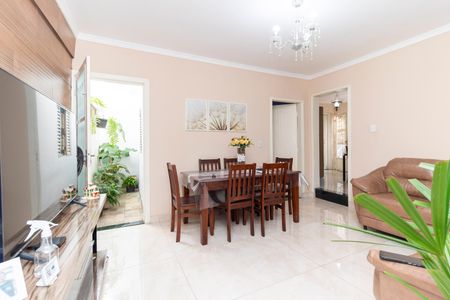 Casa à venda com 59m², 2 quartos e 2 vagas Casa à venda com 59m², 2 quartos e 2 vagasSala