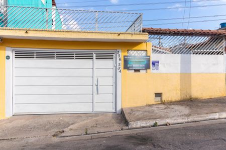 Casa à venda com 59m², 2 quartos e 2 vagas Casa à venda com 59m², 2 quartos e 2 vagasFachada