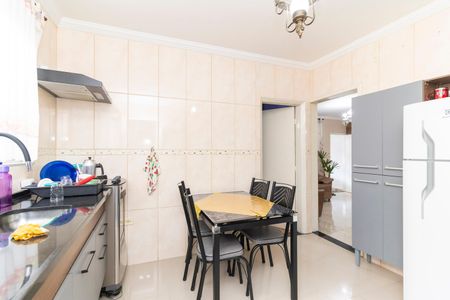 Casa à venda com 59m², 2 quartos e 2 vagas Casa à venda com 59m², 2 quartos e 2 vagasCozinha
