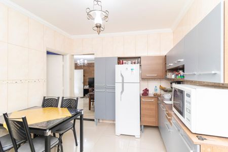 Casa à venda com 59m², 2 quartos e 2 vagas Casa à venda com 59m², 2 quartos e 2 vagasCozinha