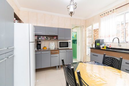 Casa à venda com 59m², 2 quartos e 2 vagas Casa à venda com 59m², 2 quartos e 2 vagasCozinha