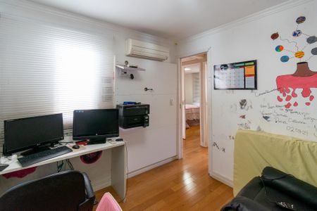 Casa de condomínio à venda com 155m², 3 quartos e 3 vagas Casa de condomínio à venda com 155m², 3 quartos e 3 vagasQuarto 2