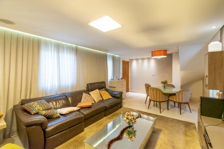 Casa de condomínio à venda com 155m², 3 quartos e 3 vagas Casa de condomínio à venda com 155m², 3 quartos e 3 vagasSala