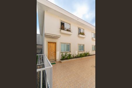 Casa de condomínio à venda com 155m², 3 quartos e 3 vagas Casa de condomínio à venda com 155m², 3 quartos e 3 vagasFachada