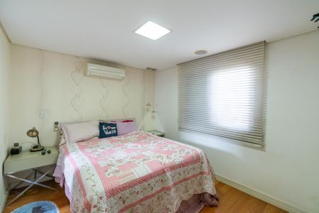 Casa de condomínio à venda com 155m², 3 quartos e 3 vagas Casa de condomínio à venda com 155m², 3 quartos e 3 vagasSuíte