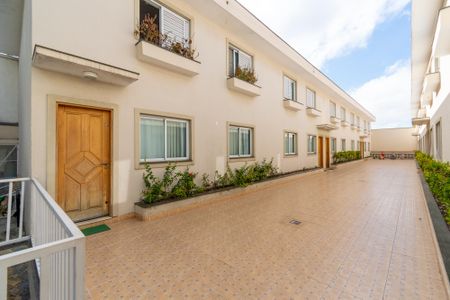 Casa de condomínio à venda com 155m², 3 quartos e 3 vagas Casa de condomínio à venda com 155m², 3 quartos e 3 vagasFachada