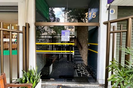 Apartamento à venda com 100m², 2 quartos e sem vagaPlaquinha instalada