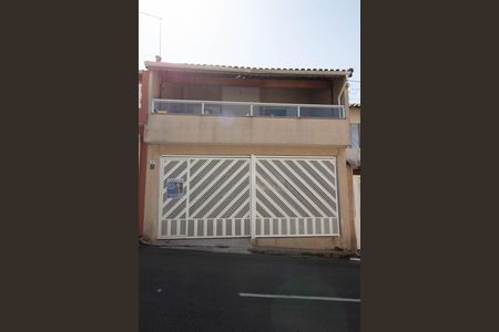 Casa à venda com 156m², 3 quartos e 1 vaga Casa à venda com 156m², 3 quartos e 1 vagaFachada