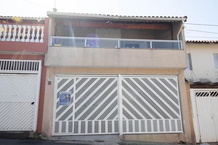 Casa à venda com 156m², 3 quartos e 1 vaga Casa à venda com 156m², 3 quartos e 1 vagaFachada