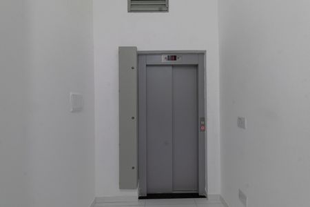 Apartamento à venda com 41m², 2 quartos e sem vagaÁrea Comum - Elevador