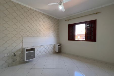 Casa à venda com 170m², 3 quartos e 2 vagas Casa à venda com 170m², 3 quartos e 2 vagasSuíte