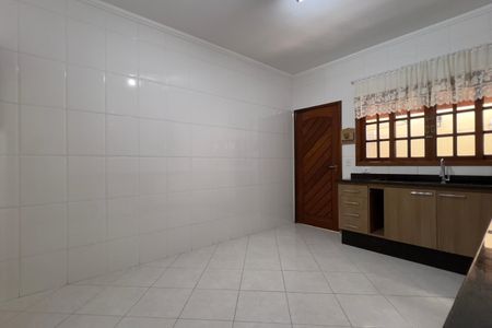 Casa à venda com 170m², 3 quartos e 2 vagas Casa à venda com 170m², 3 quartos e 2 vagasCozinha