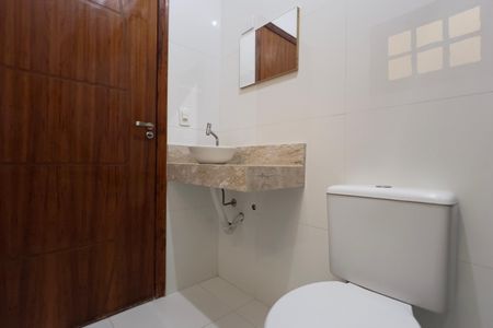 Casa à venda com 170m², 3 quartos e 2 vagas Casa à venda com 170m², 3 quartos e 2 vagasBanheiro