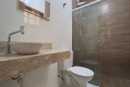 Casa à venda com 170m², 3 quartos e 2 vagas Casa à venda com 170m², 3 quartos e 2 vagasBanheiro