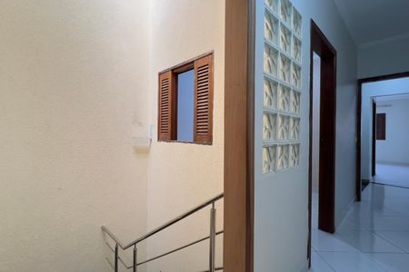 Casa à venda com 170m², 3 quartos e 2 vagas Casa à venda com 170m², 3 quartos e 2 vagasCorredor dos Dormitórios