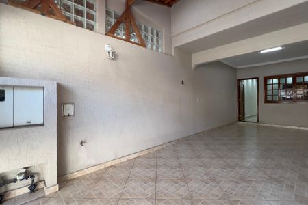 Casa à venda com 170m², 3 quartos e 2 vagas Casa à venda com 170m², 3 quartos e 2 vagasGaragem