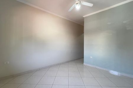Casa à venda com 170m², 3 quartos e 2 vagas Casa à venda com 170m², 3 quartos e 2 vagasSuíte