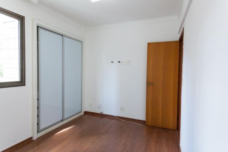 Apartamento à venda com 120m², 4 quartos e 2 vagasSemi Suíte 1