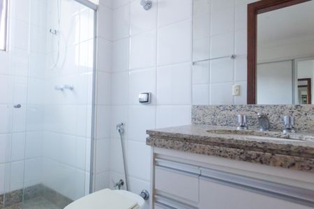 Apartamento à venda com 120m², 4 quartos e 2 vagasBanheiro Suíte 02
