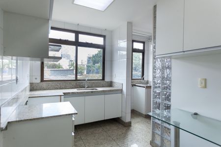 Apartamento à venda com 120m², 4 quartos e 2 vagasCozinha