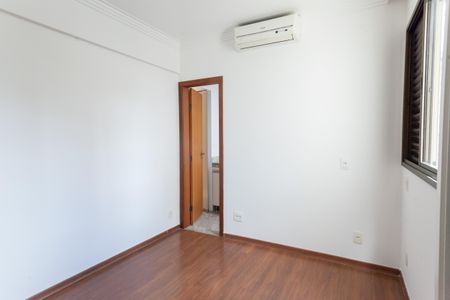 Apartamento à venda com 120m², 4 quartos e 2 vagasSemi Suíte 1