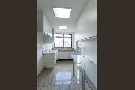 Apartamento à venda com 120m², 4 quartos e 2 vagasCozinha