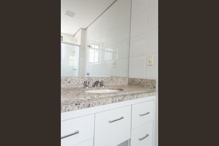 Apartamento à venda com 120m², 4 quartos e 2 vagasBanheiro Suíte 01