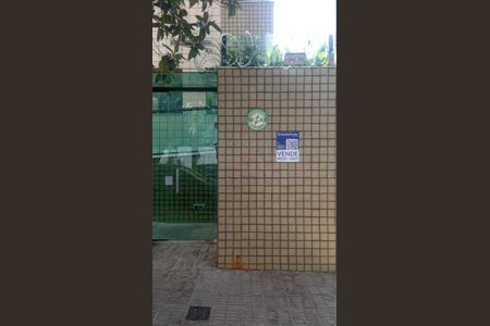 Apartamento à venda com 120m², 4 quartos e 2 vagasPlaquinha