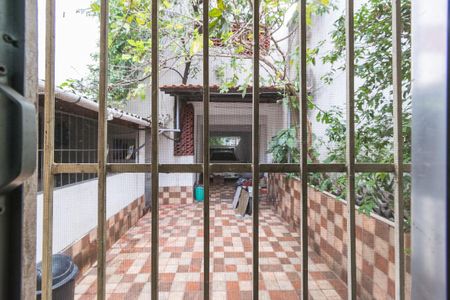 Vista do Quarto 1 de casa para alugar com 2 quartos, 69m² em Jardim América, Rio de Janeiro