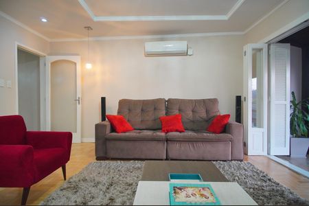 Casa à venda com 300m², 5 quartos e 2 vagasSala de TV