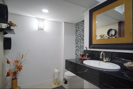 Casa à venda com 300m², 5 quartos e 2 vagasBanheiro