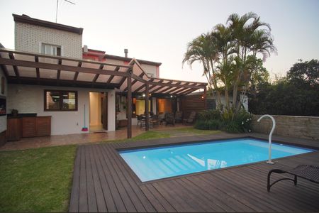Casa à venda com 300m², 5 quartos e 2 vagasPiscina
