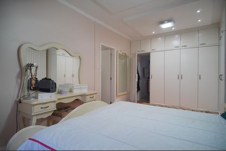 Casa à venda com 300m², 5 quartos e 2 vagasSuíte 1