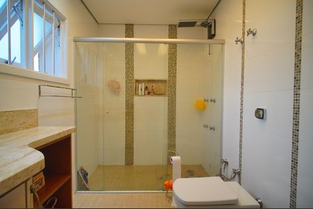 Casa à venda com 300m², 5 quartos e 2 vagasBanheiro da Suíte 1