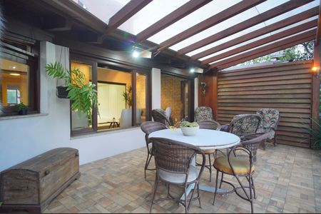 Casa à venda com 300m², 5 quartos e 2 vagasÁrea externa