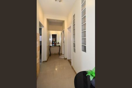 Corredor de casa para alugar com 3 quartos, 120m² em Santa Tereza, Belo Horizonte