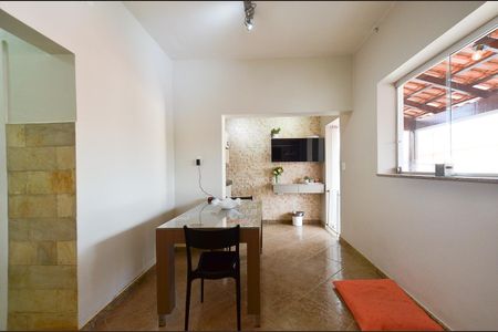 Casa para alugar com 120m², 3 quartos e 1 vagaSala