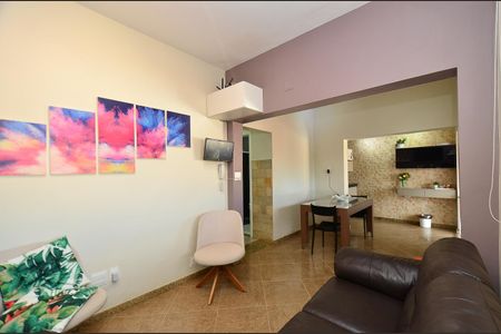 Sala de casa para alugar com 3 quartos, 120m² em Santa Tereza, Belo Horizonte