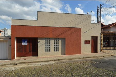 Casa para alugar com 120m², 3 quartos e 1 vagaFachada